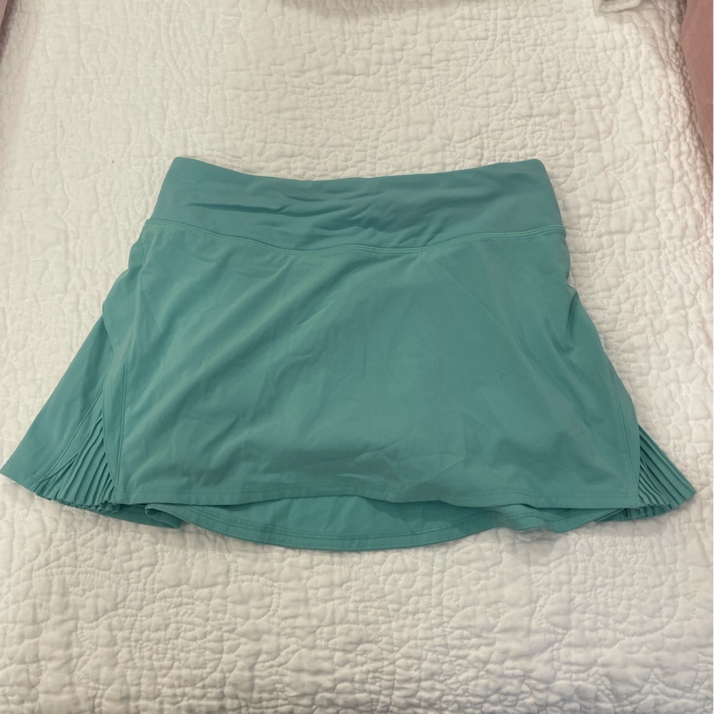 green/blue lululemon shkirt